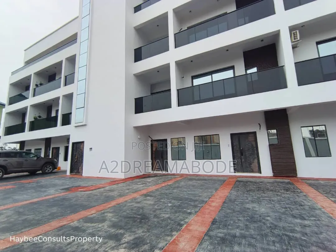 4bdrm Duplex in Yaba for sale