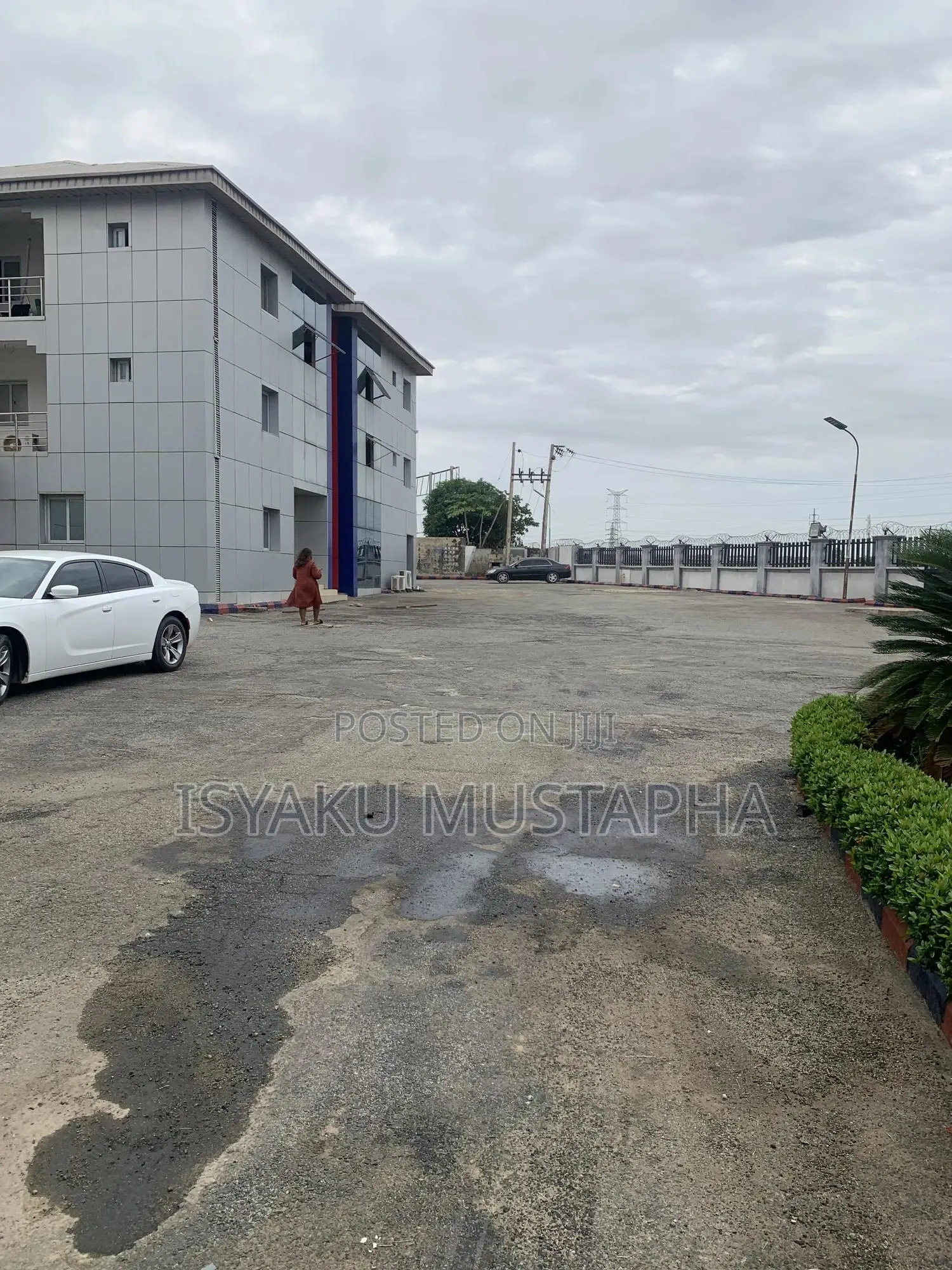 SUPER DISTRESS Office Complex for Sale