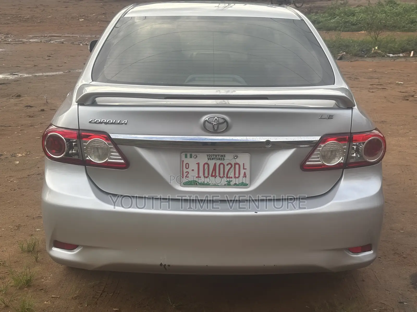 Toyota Corolla LE 4dr Sedan (1.8L 4cyl 4A) 2011 Silver