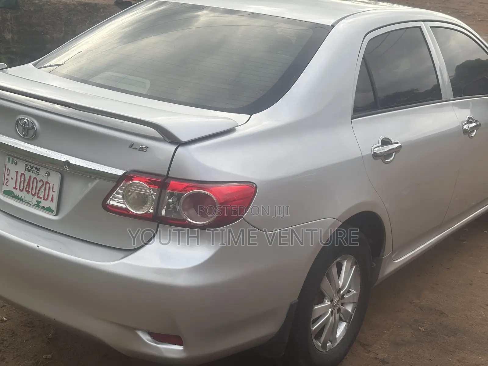 Toyota Corolla LE 4dr Sedan (1.8L 4cyl 4A) 2011 Silver