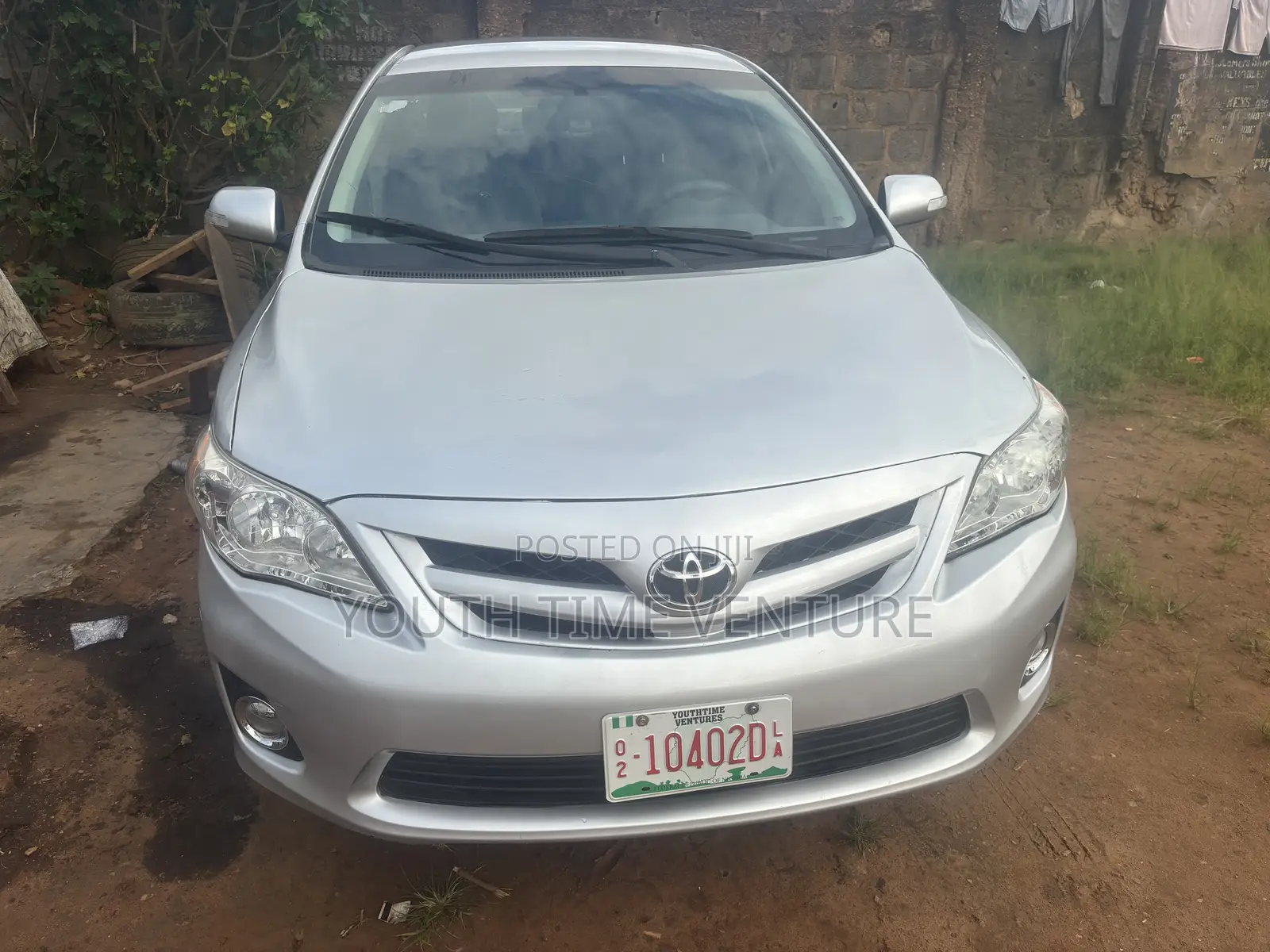 Toyota Corolla LE 4dr Sedan (1.8L 4cyl 4A) 2011 Silver