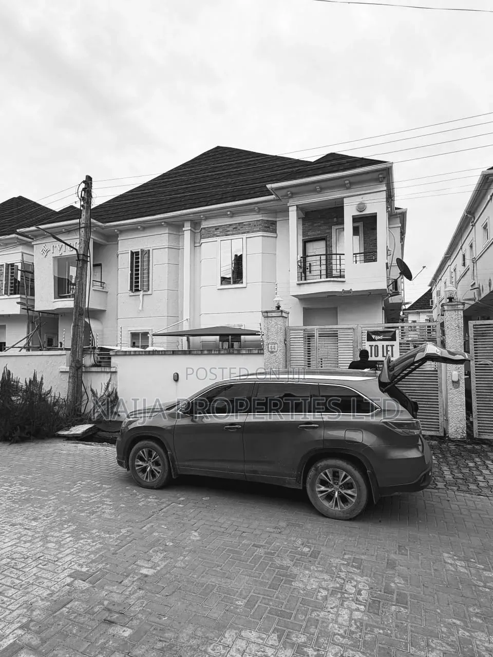 4bdrm Duplex in Ikota for rent