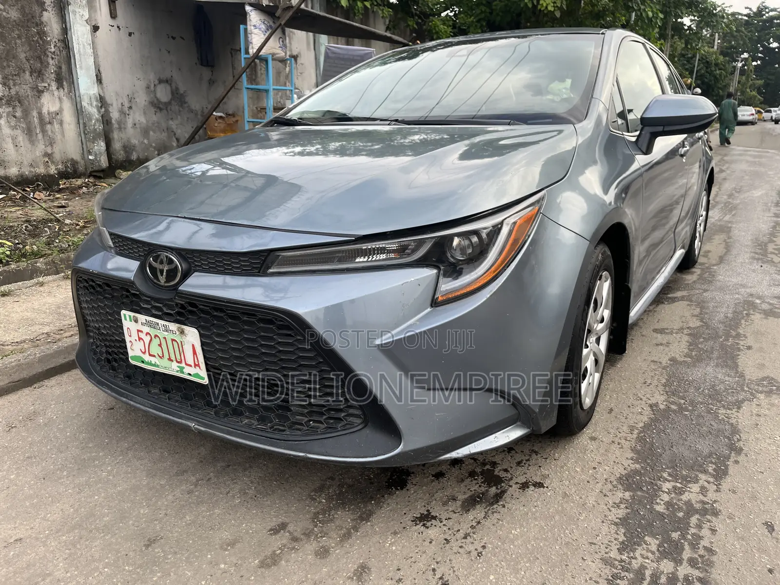 Toyota Corolla L (1.8L 4cyl 2A) 2019 Blue