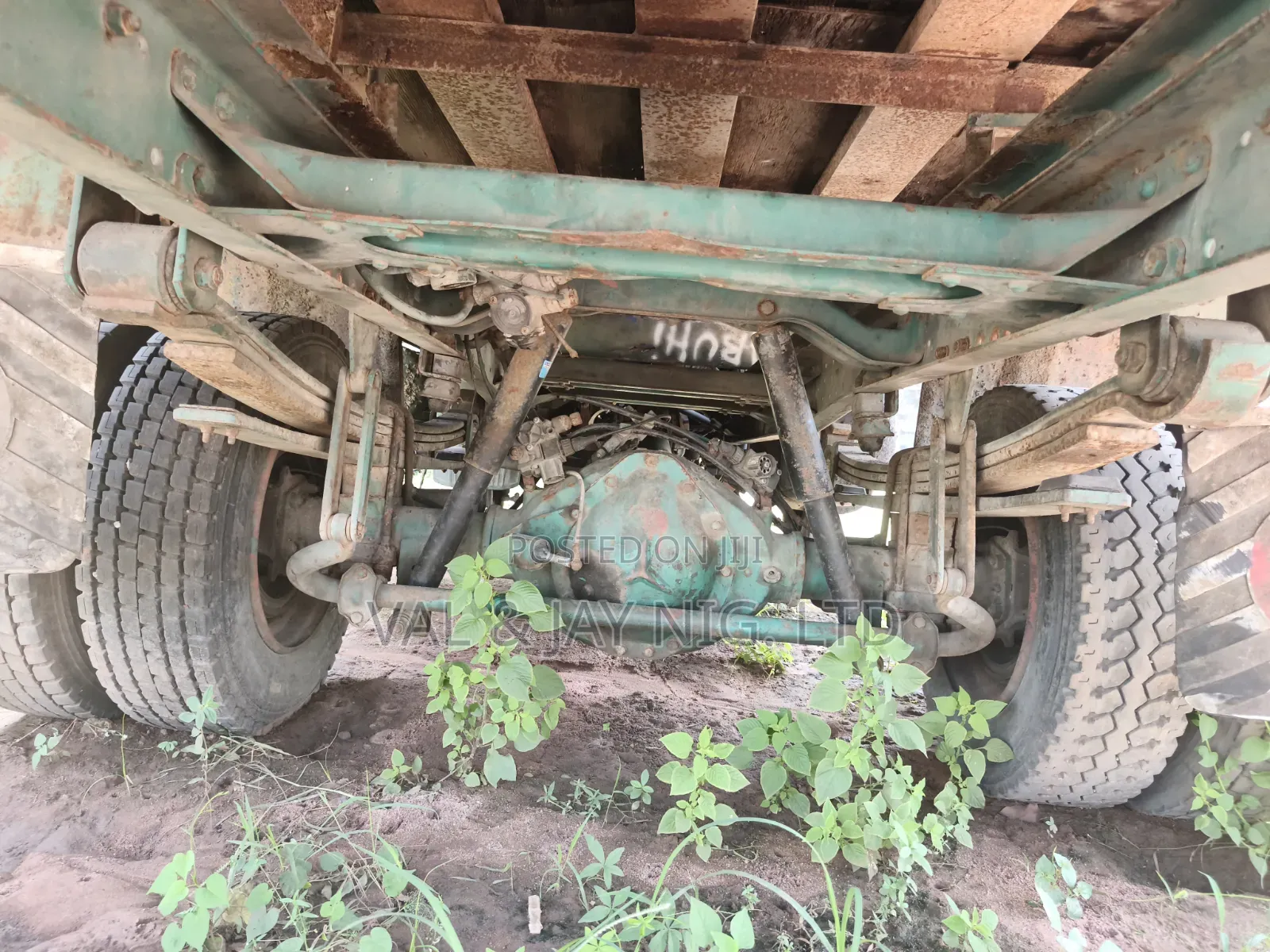 Mercedes Benz 814 Rigid Truck - 6 Cylinders Manual Injector