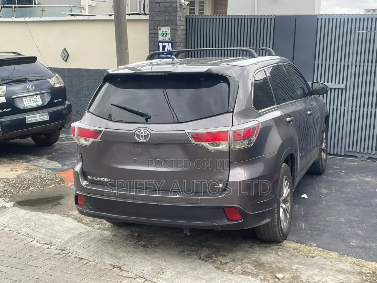 Toyota Highlander XLE 4dr SUV AWD (3.5L 6cyl 6A) 2015 Gray