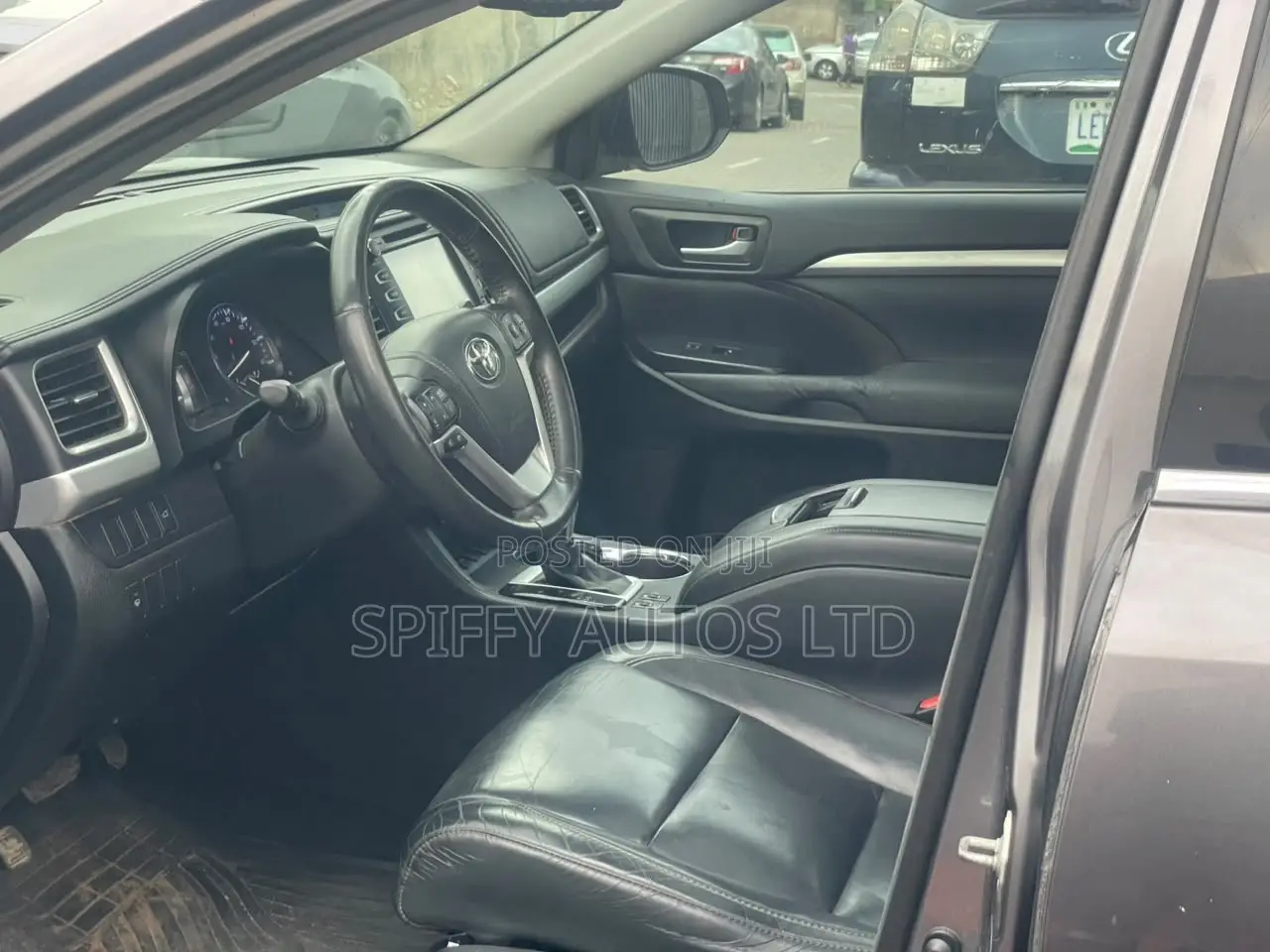 Toyota Highlander XLE 4dr SUV AWD (3.5L 6cyl 6A) 2015 Gray