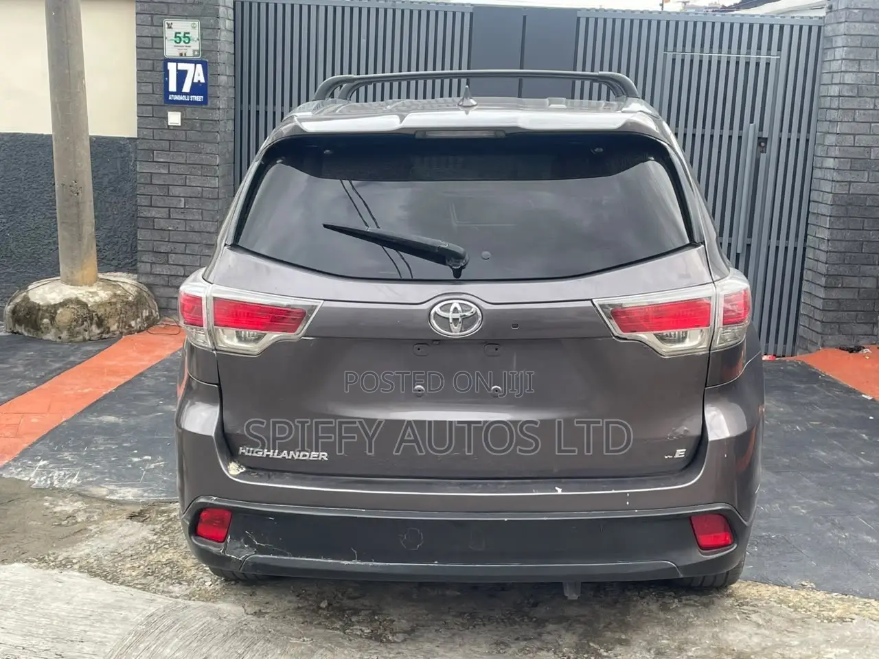 Toyota Highlander XLE 4dr SUV AWD (3.5L 6cyl 6A) 2015 Gray