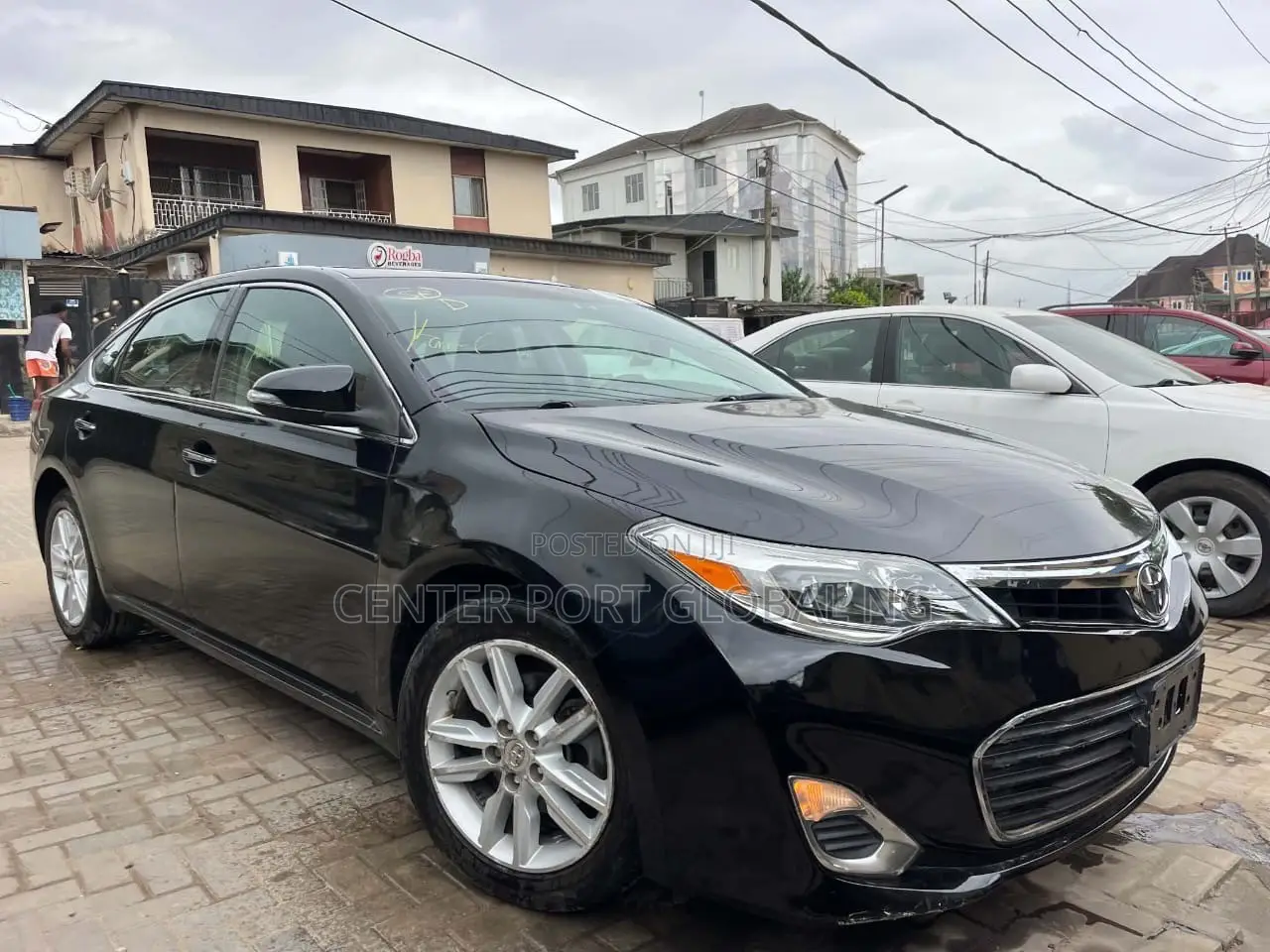 Toyota Avalon XLE Sedar FWD (3.5L 6cyl 6A) 2013 Black