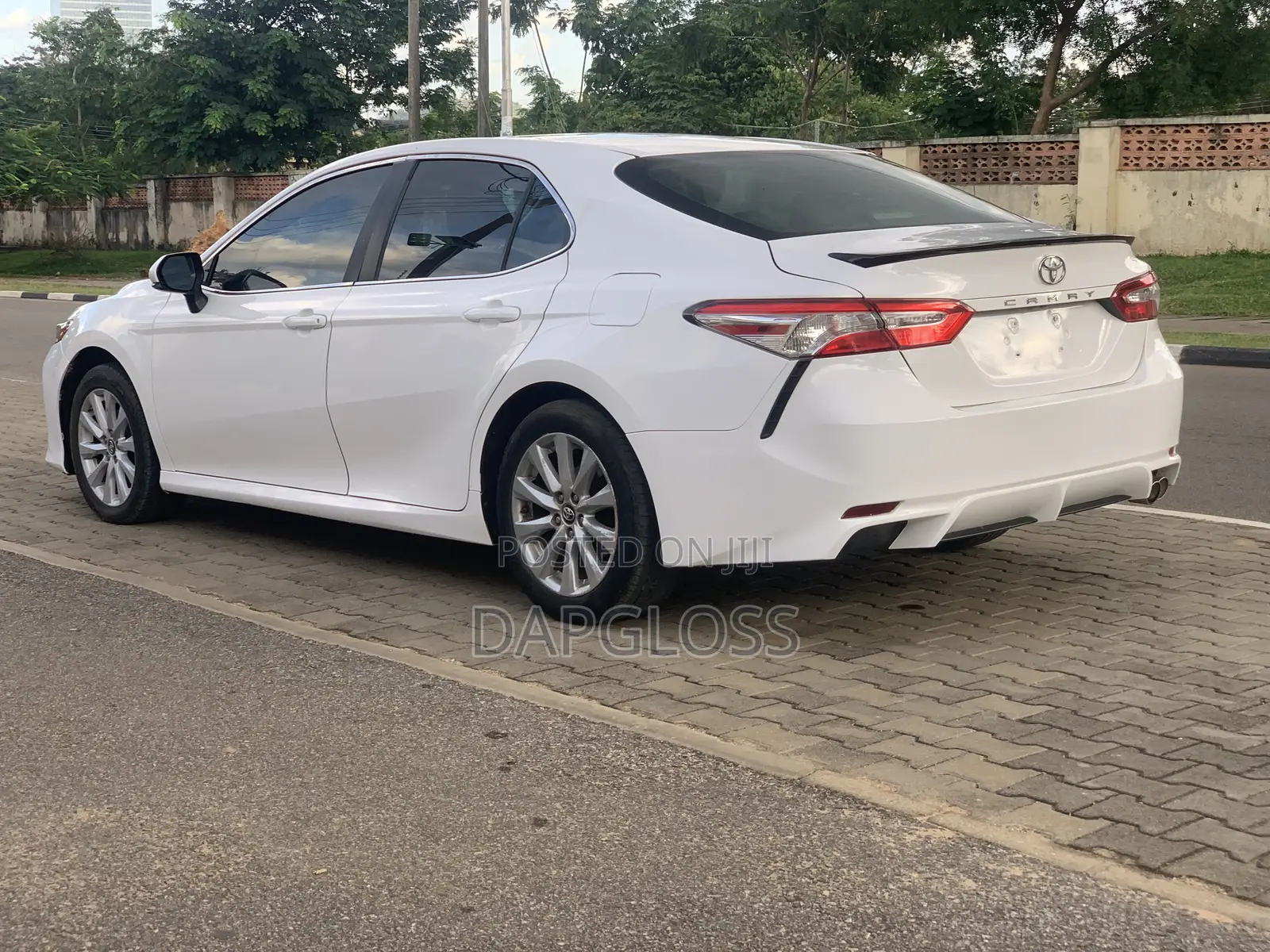 Toyota Camry 2018 White