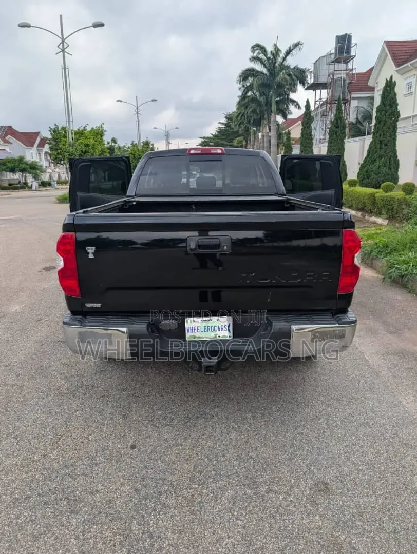 Toyota Tundra 2018 Black