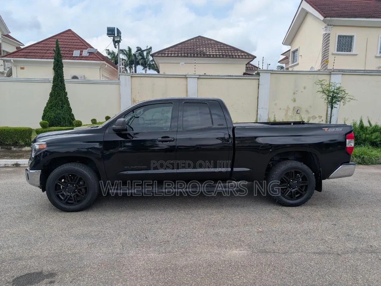 Toyota Tundra 2018 Black