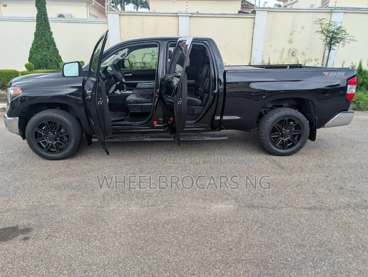 Toyota Tundra 2018 Black