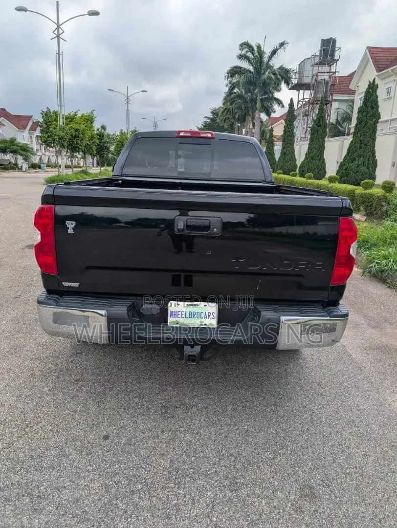 Toyota Tundra 2018 Black