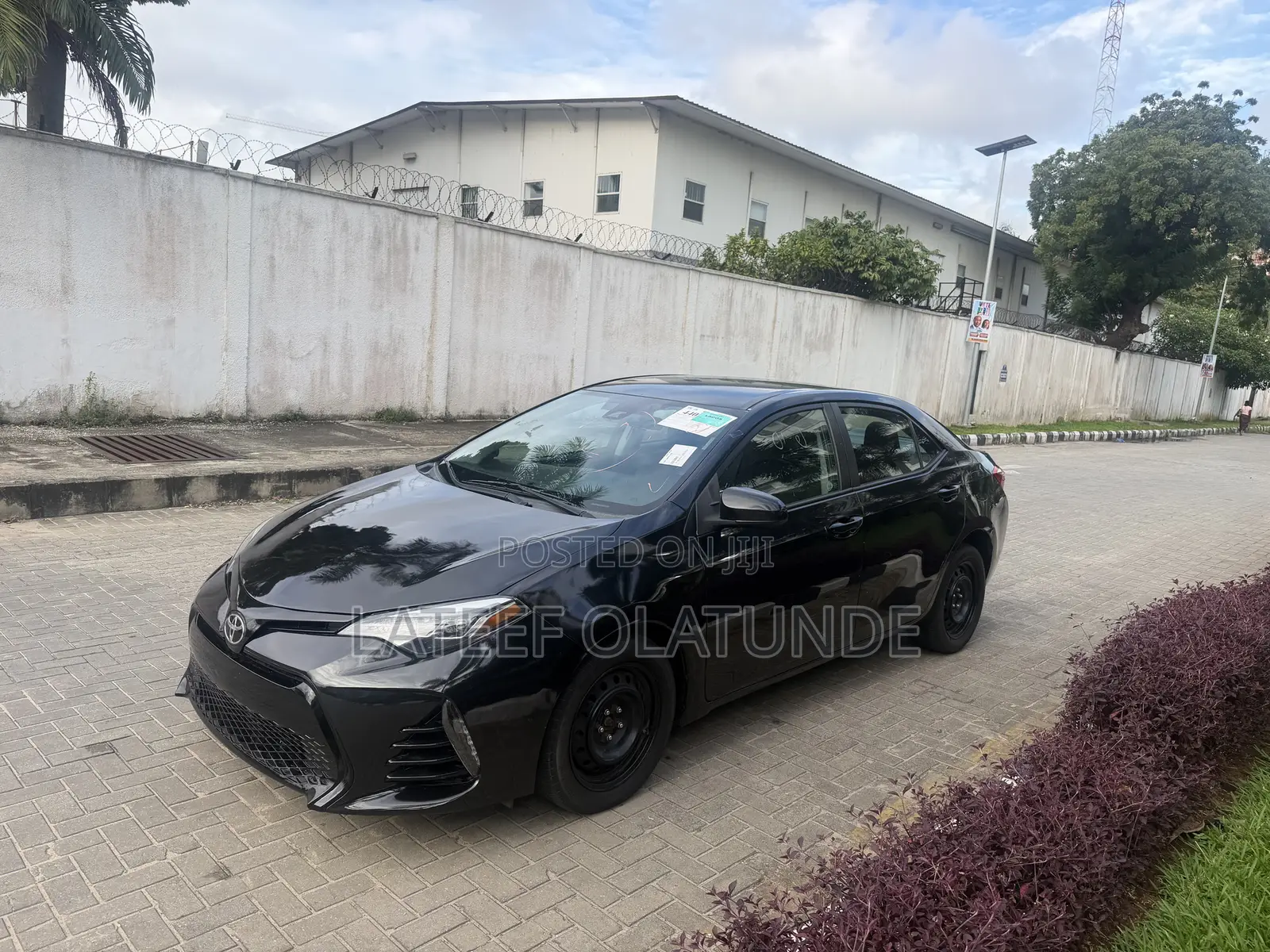 Toyota Corolla LE Eco (1.8L 4cyl 2A) 2018 Gray
