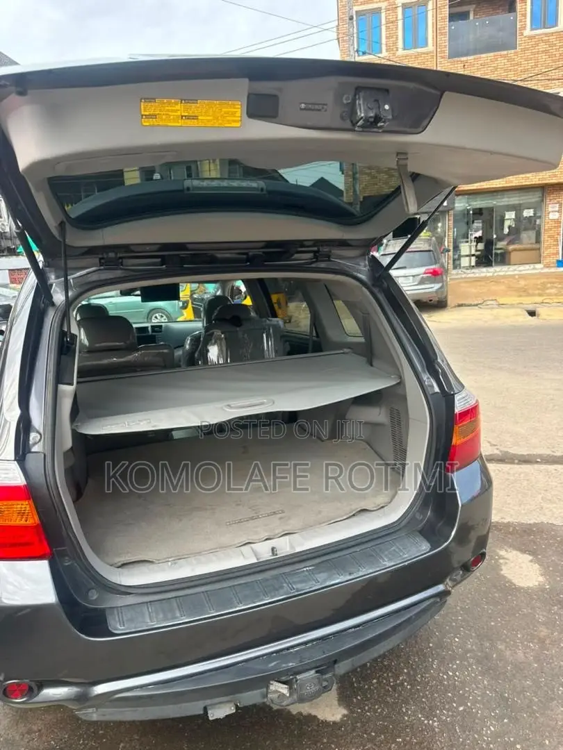 Toyota Highlander Limited 2010 Gray