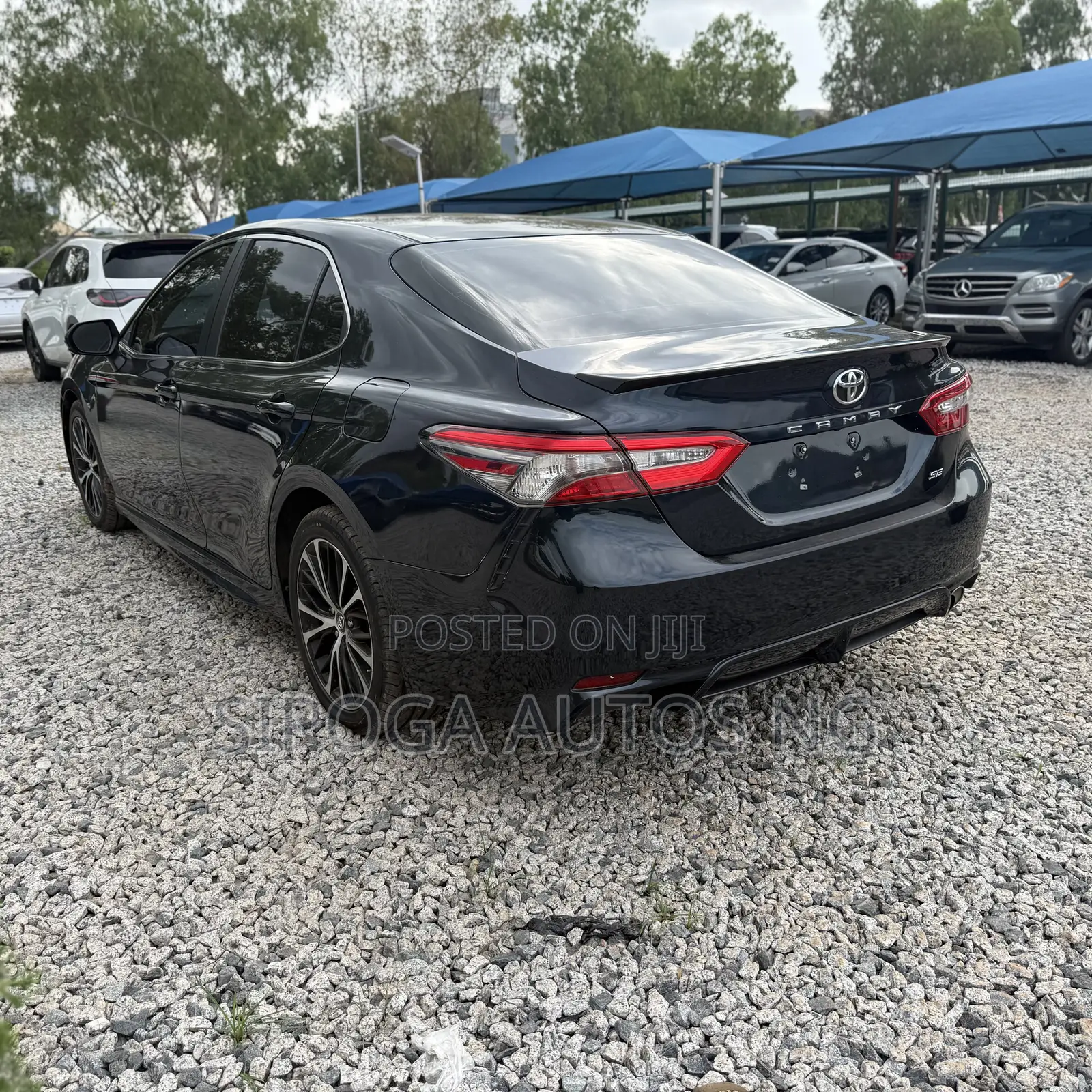 Toyota Camry SE FWD (2.5L 4cyl 8AM) 2018 Black