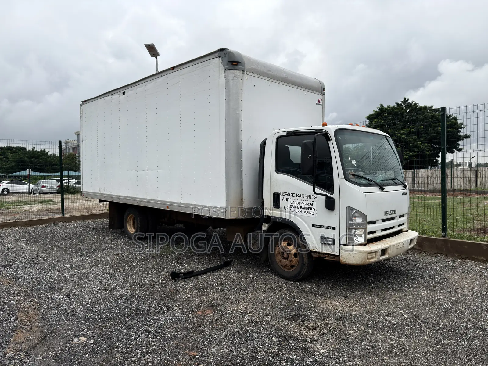 Super Clean Foreign Used 2014 Isuzu Truck