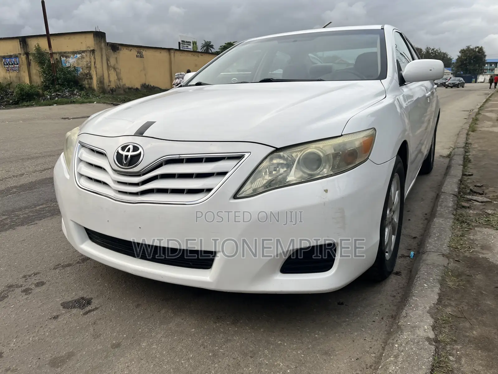 Toyota Camry LE 4dr Sedan (2.5L 4cyl 6AM) 2010 White