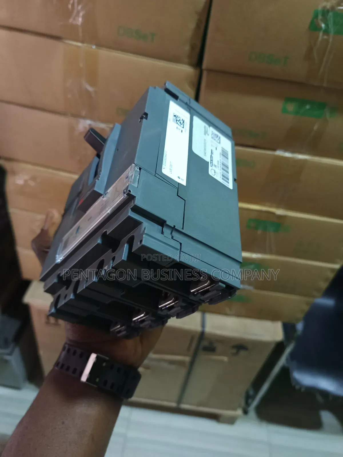 100Ahms 4pole Schneider Electric CVS McCb Breaker.