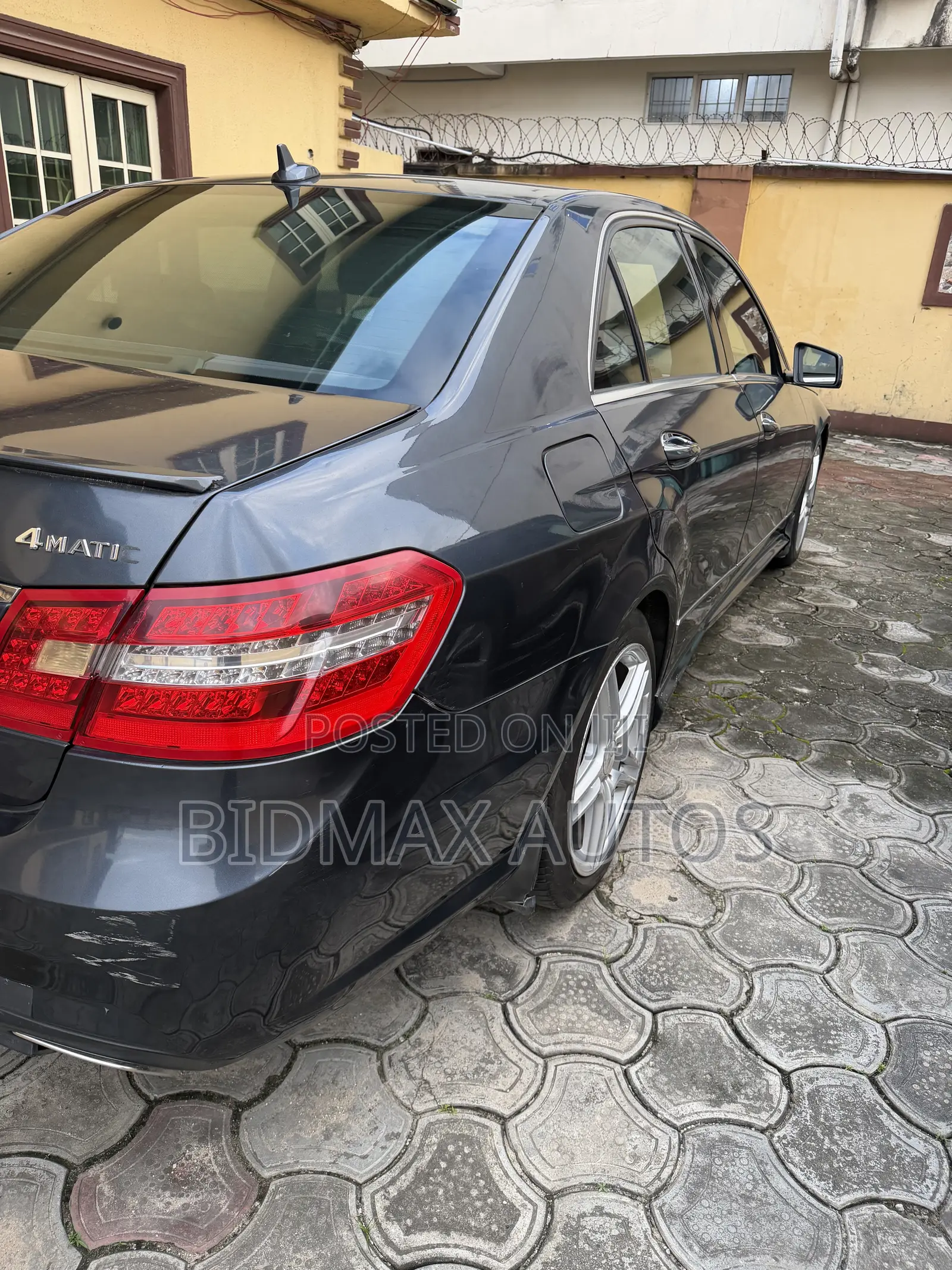 Mercedes-Benz E350 Base 4Matic Sedan AWD (3.5L 6cyl 7A) 2013 Black