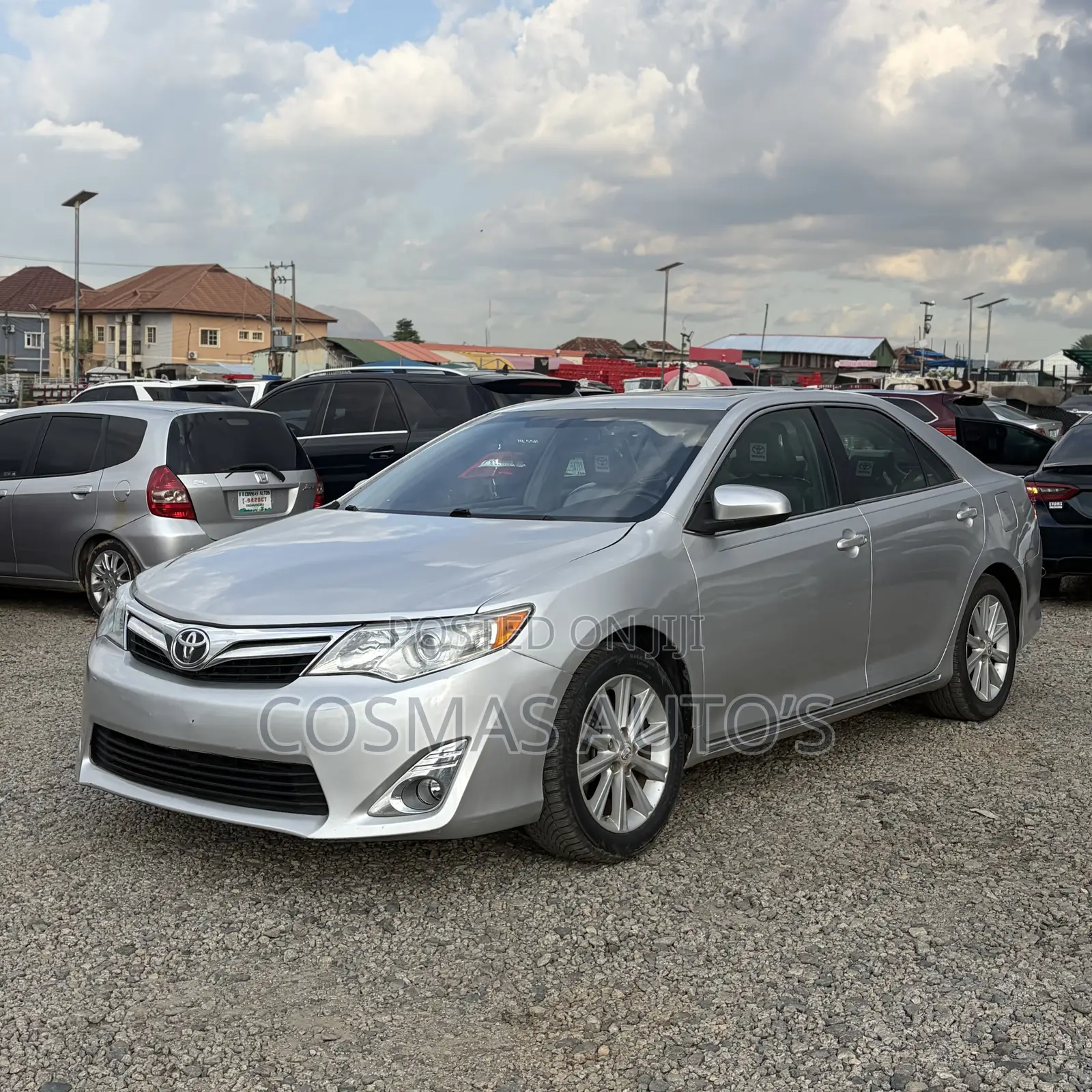 Toyota Camry XLE 4dr Sedan (2.5L 4cyl 6A) 2012 Silver