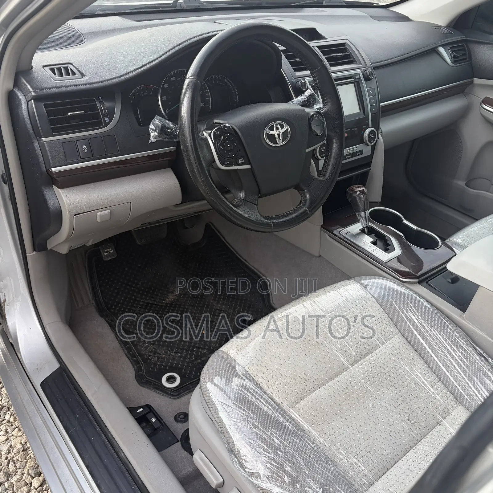 Toyota Camry XLE 4dr Sedan (2.5L 4cyl 6A) 2012 Silver
