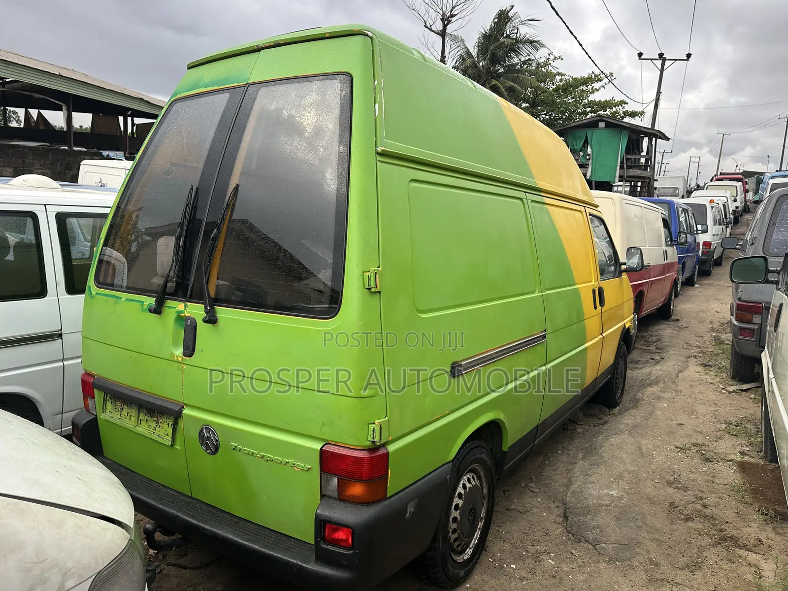 Volkswagen Transporter 2005 Yellow