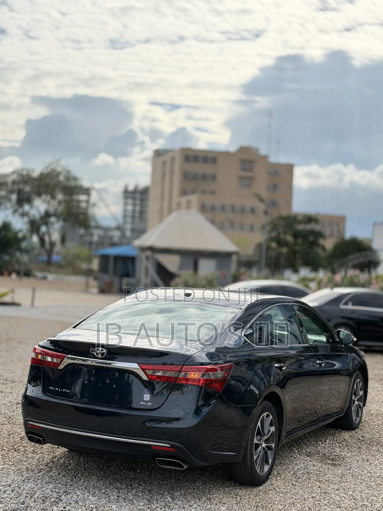 Toyota Avalon XLE Plus Sedan FWD (3.5L 6cyl 6A) 2017 Black