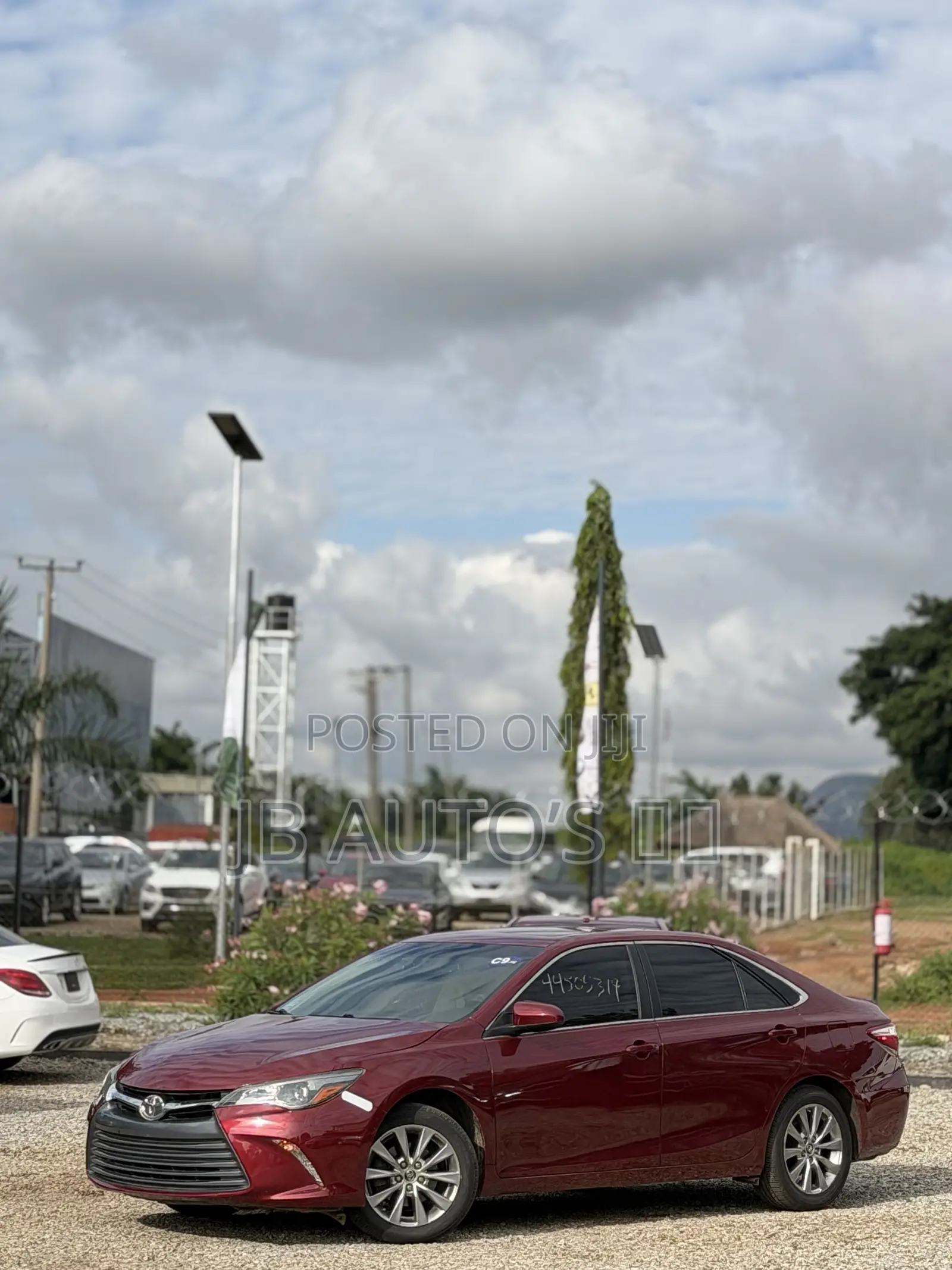 Toyota Camry XLE V6 4dr Sedan (3.6L 6cyl 6A) 2016 Red
