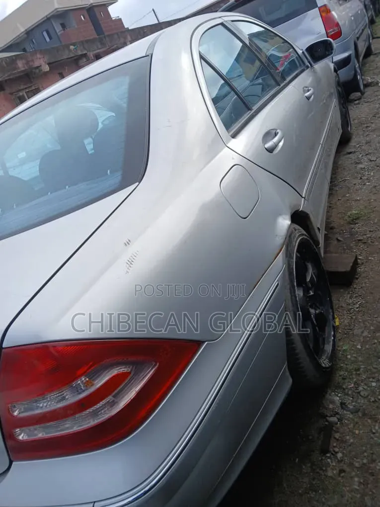 Mercedes-Benz C200 2005 Silver