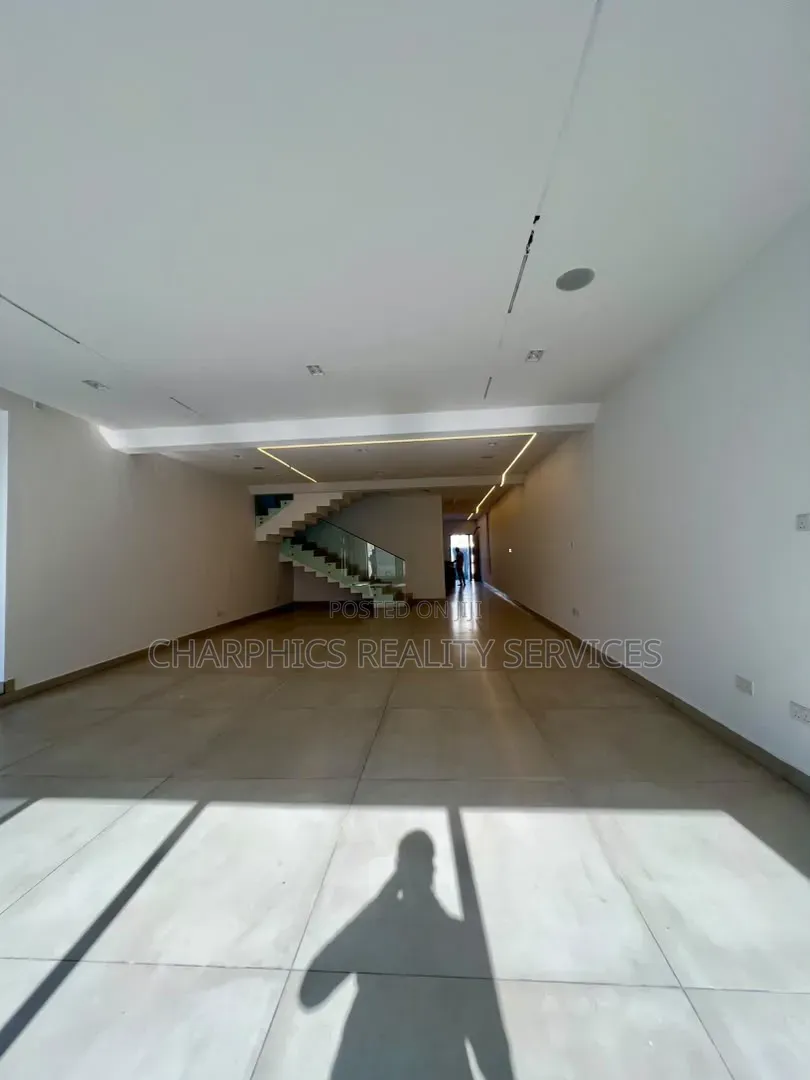 5bdrm Duplex in Lekki Phase 1 for sale