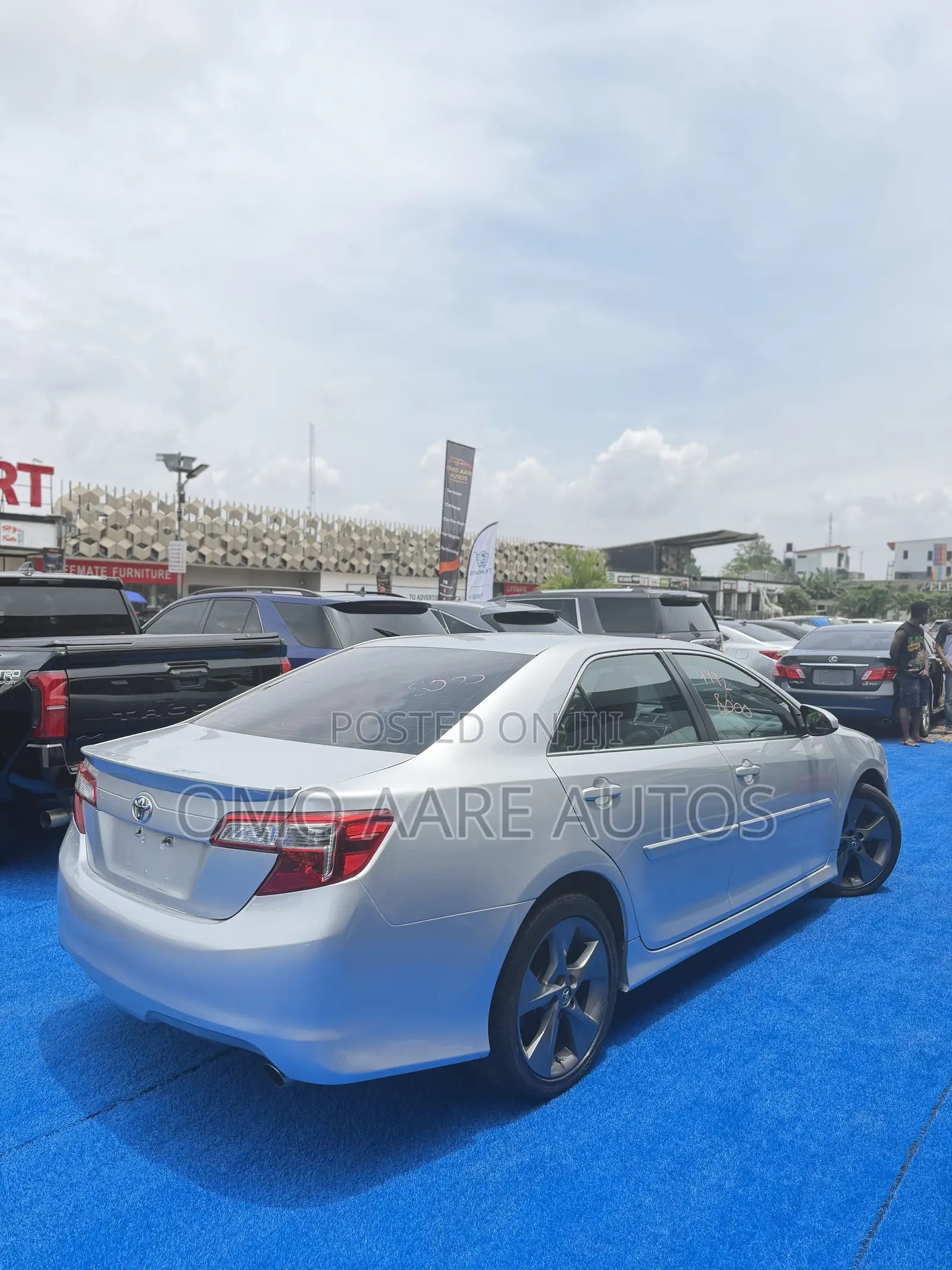 Toyota Camry SE 4dr Sedan (2.5L 4cyl 6A) 2013 Silver
