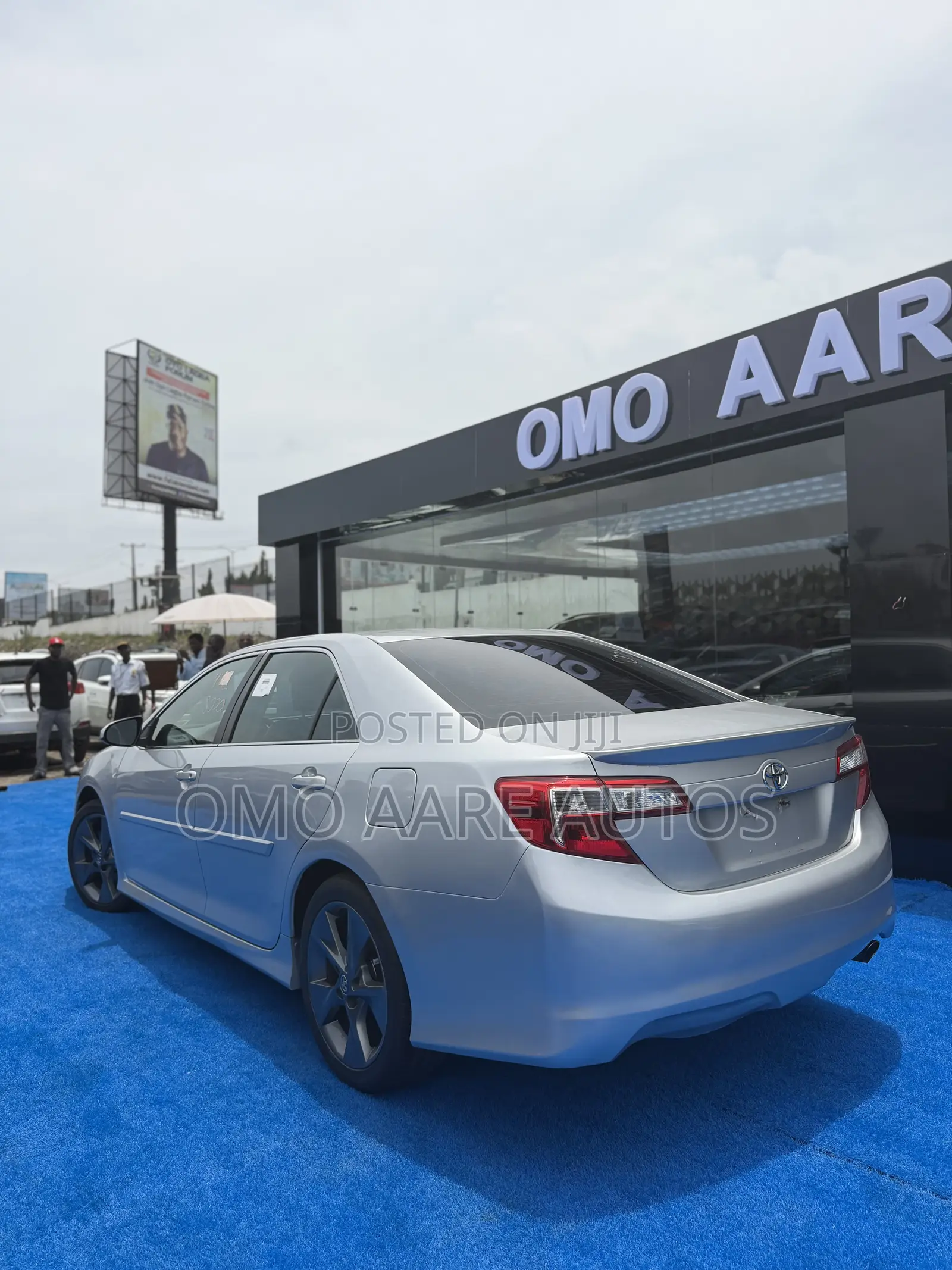Toyota Camry SE 4dr Sedan (2.5L 4cyl 6A) 2013 Silver