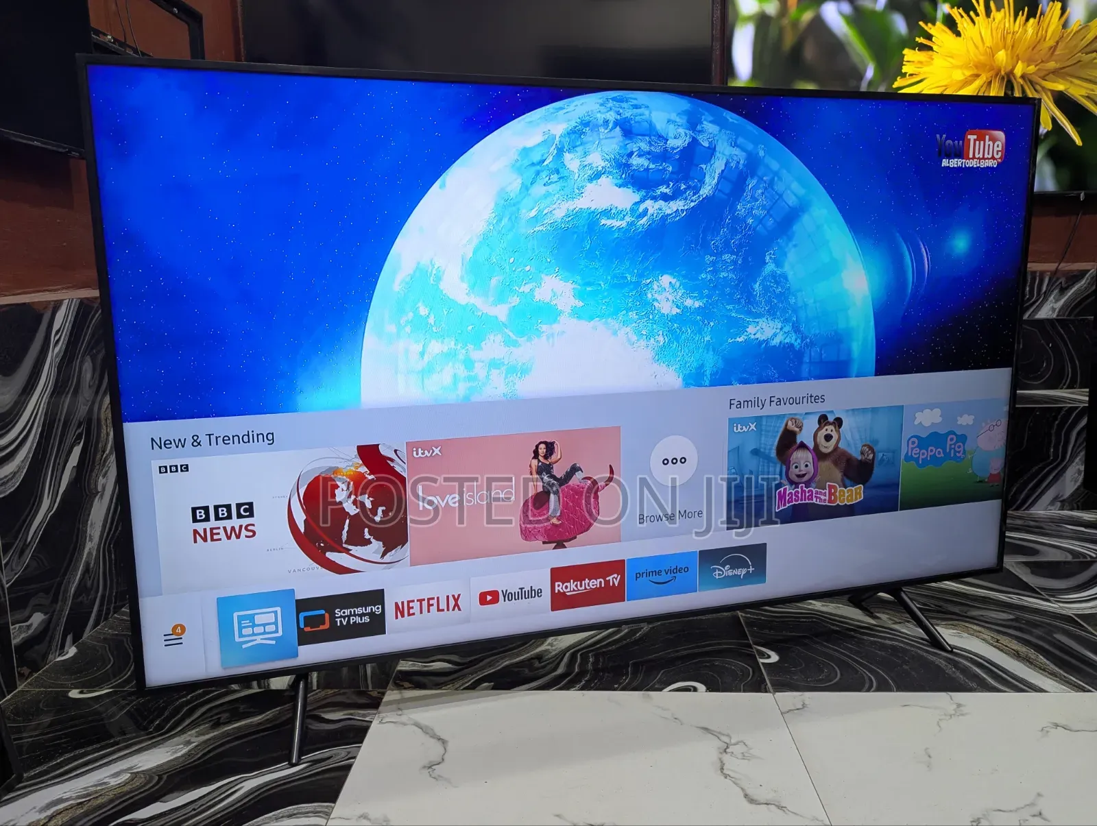 Samsung 65" Crystal Clear UHD HDR Sleek Design Smart TV UK Used