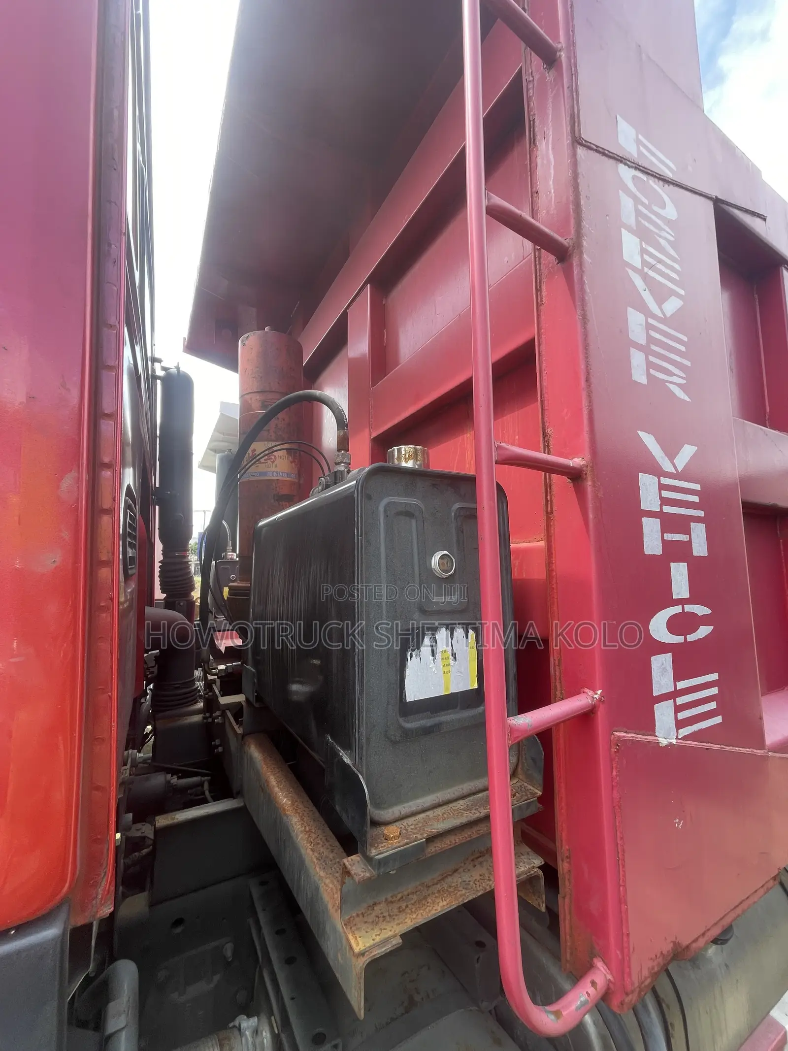 Howo Tipper Two Step Bucket 2007 Red