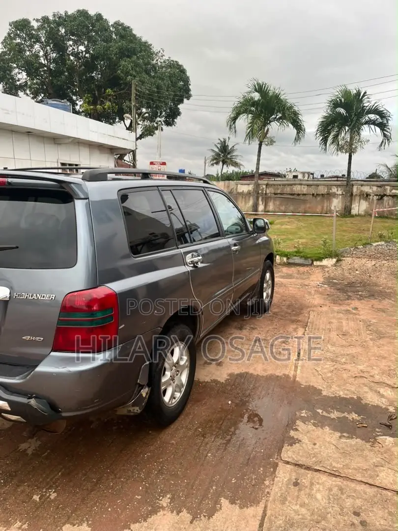 Toyota Highlander 2004 Gray