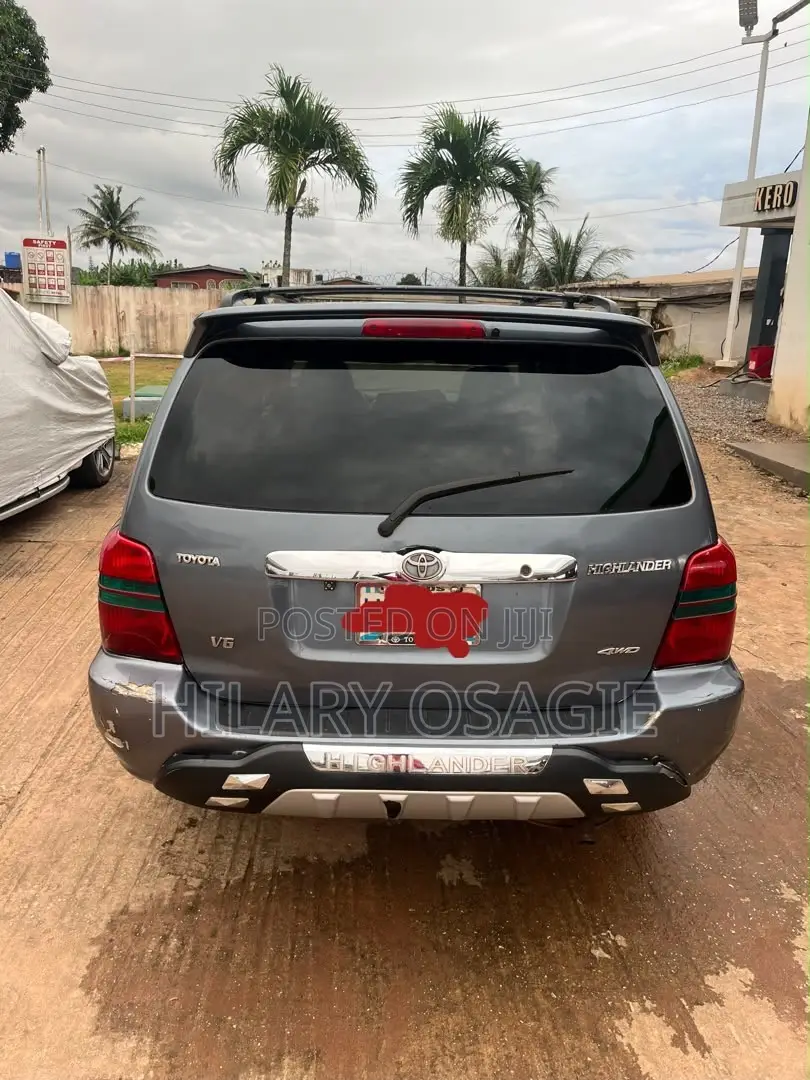Toyota Highlander 2004 Gray