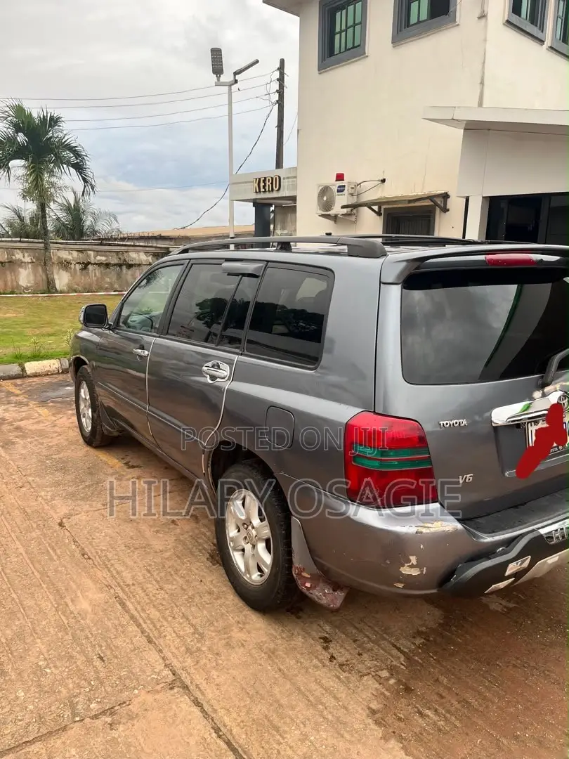 Toyota Highlander 2004 Gray