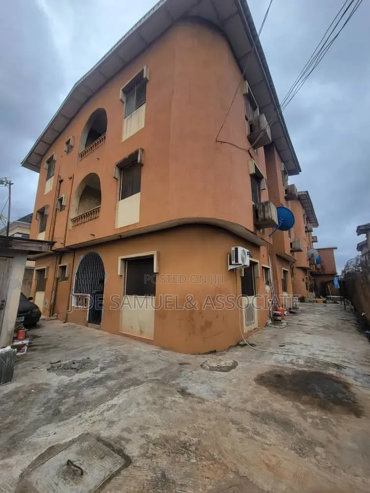 Furnished Mini Flat in Baruwa for rent
