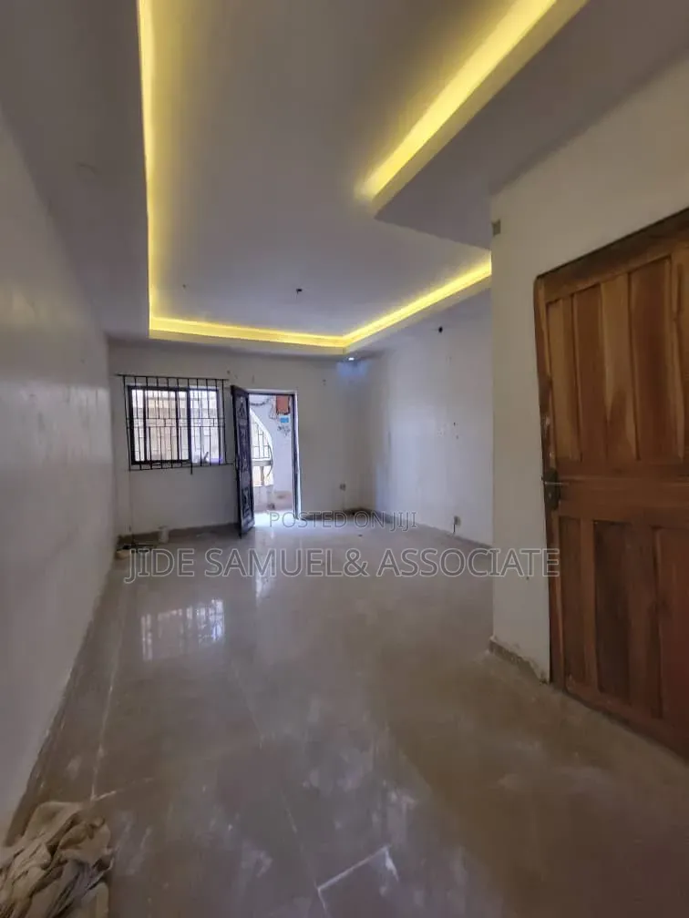 Furnished Mini Flat in Baruwa for rent