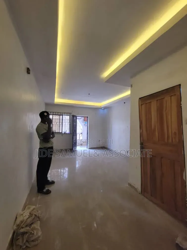 Furnished Mini Flat in Baruwa for rent