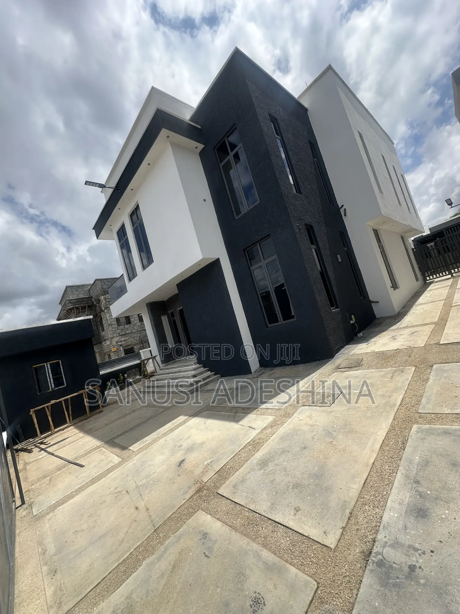 5bdrm Duplex in Gwarimpa Estate,Fct, Gwarinpa for sale