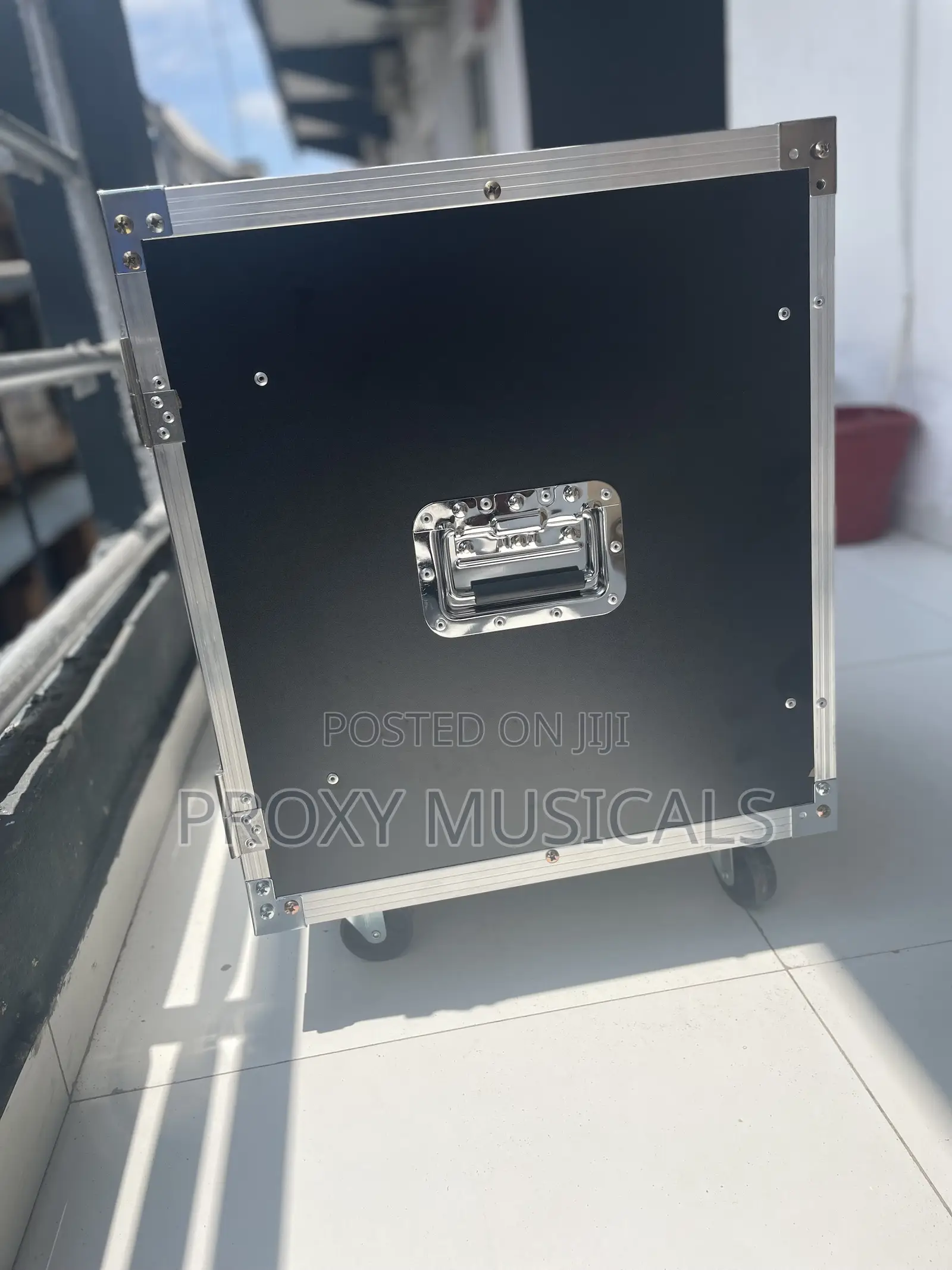 12-Unit (12u) Heavy-Duty Moveable Audio Amp Rack Case With Wheels