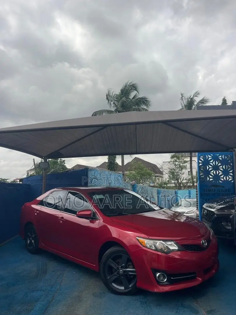 Toyota Camry SE 4dr Sedan (2.5L 4cyl 6A) 2014 Red