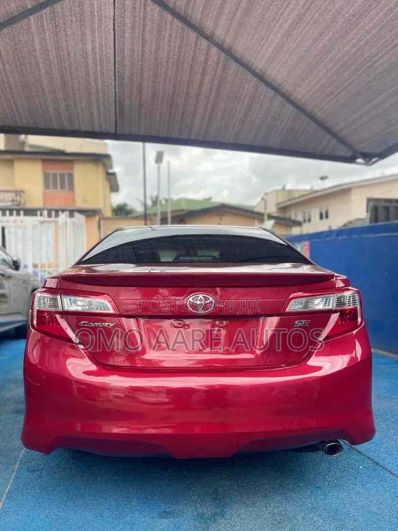 Toyota Camry SE 4dr Sedan (2.5L 4cyl 6A) 2014 Red