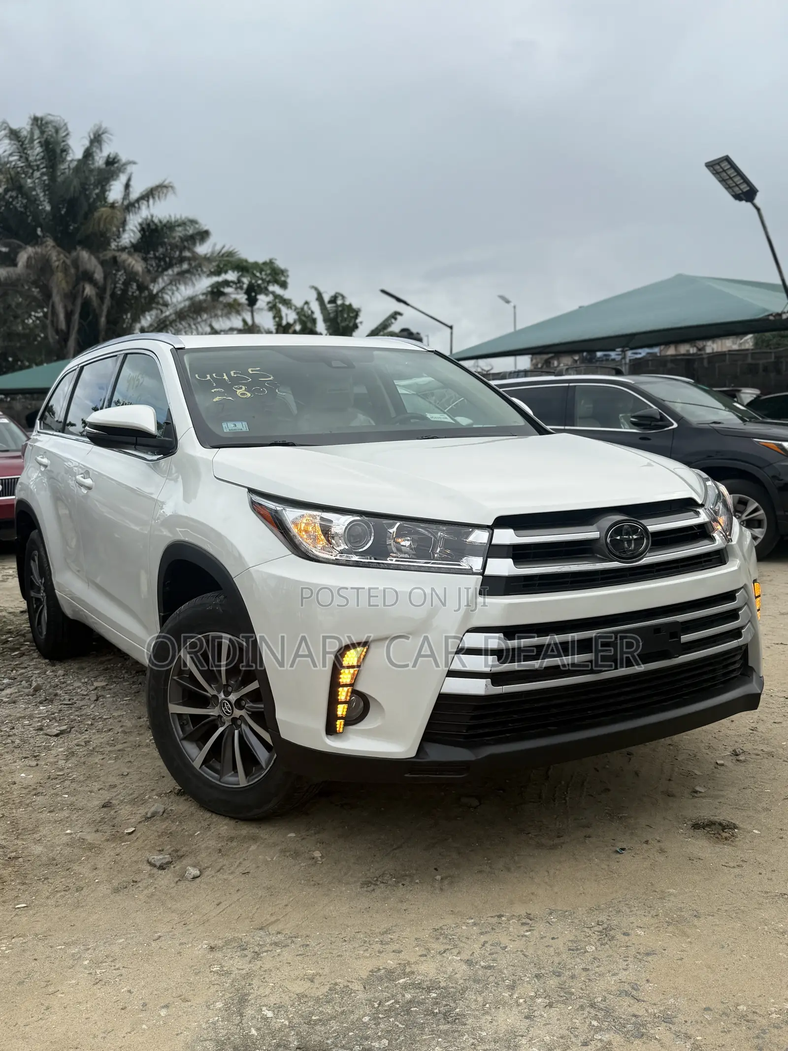 Toyota Highlander XLE 4x2 V6 (3.5L 6cyl 8A) 2018 White