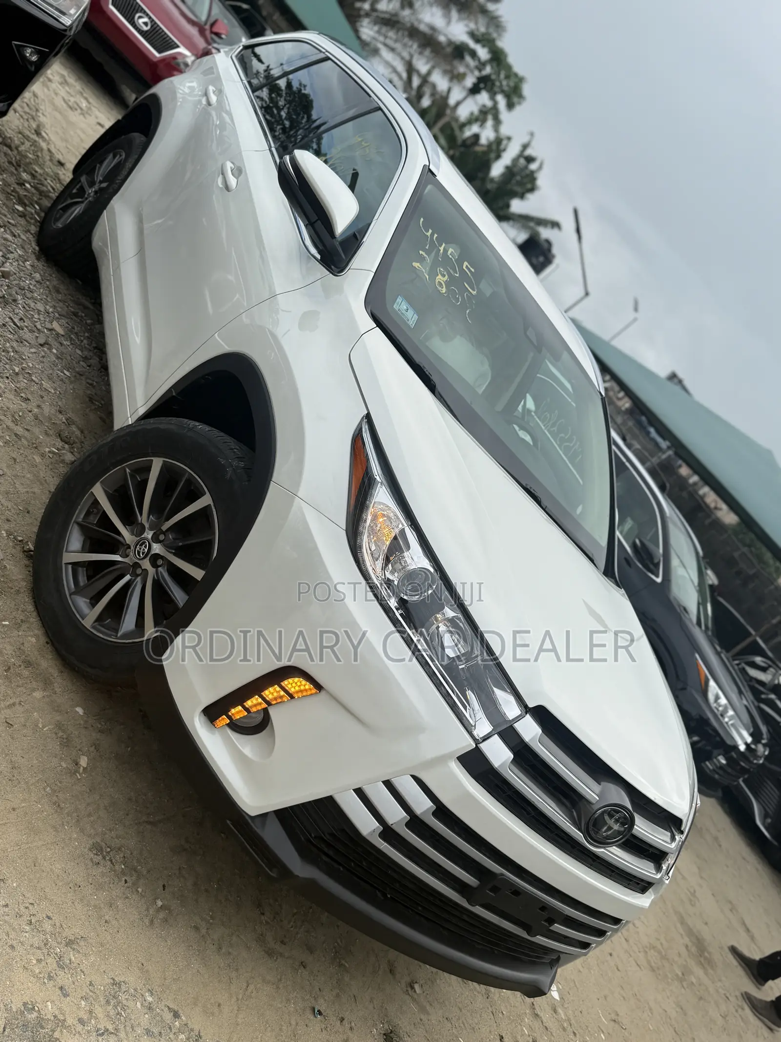 Toyota Highlander XLE 4x2 V6 (3.5L 6cyl 8A) 2018 White