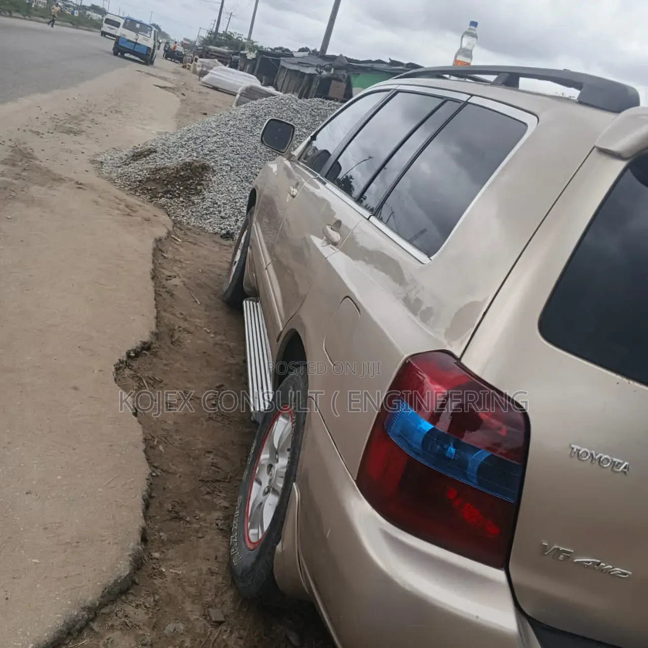 Toyota Highlander Base AWD 2004 Gold