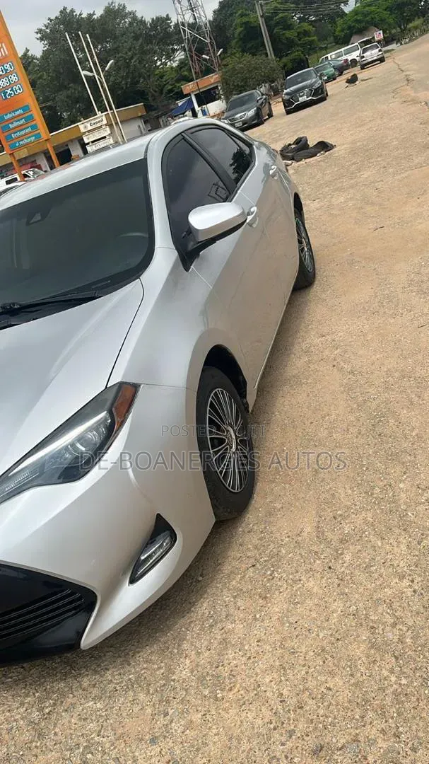 Toyota Corolla 2019 Silver
