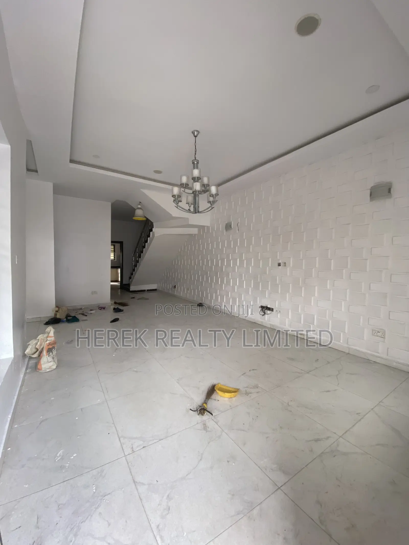 4bdrm Duplex in Empire Estate, Chevron for rent